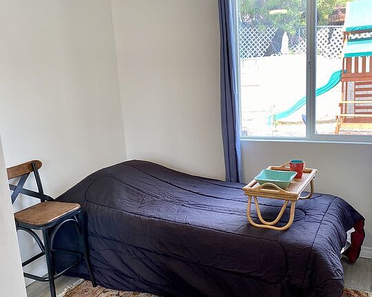 5th image of 4853 Canoga Ave