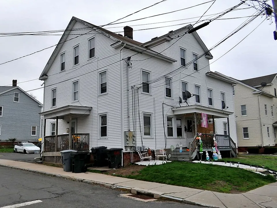 30 College St #64