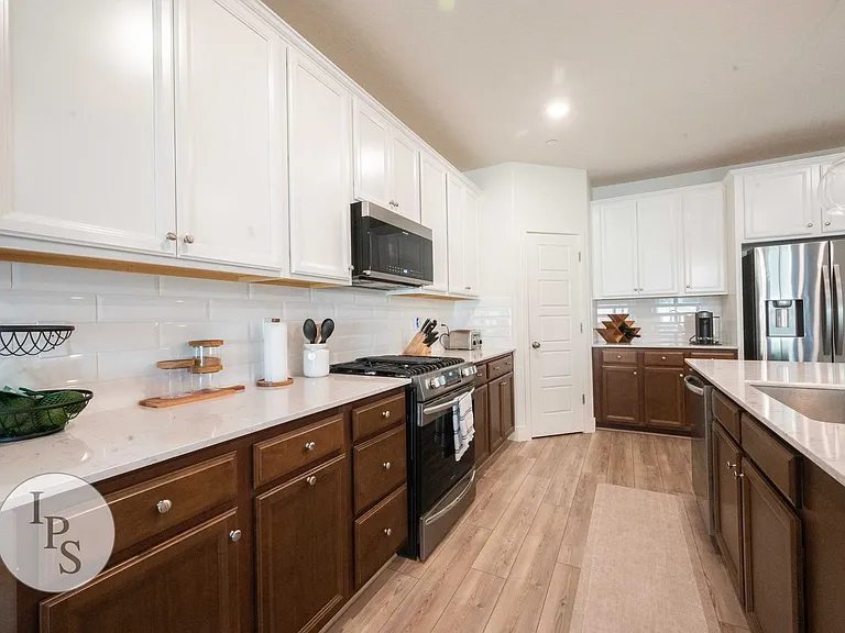 615 Wishon Ave W — Photo 12