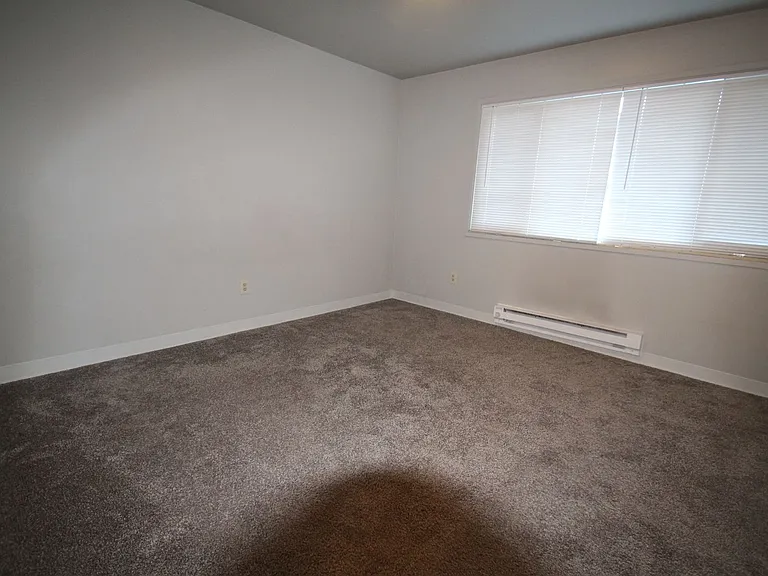 Cascade Court Apartments — Photo 4