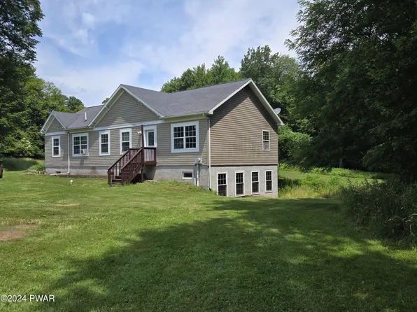 224 Old Racht Rd, Waymart, PA 18472