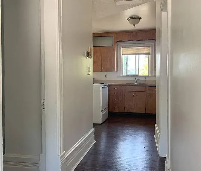 401 3rd Ave S #B — Photo 5