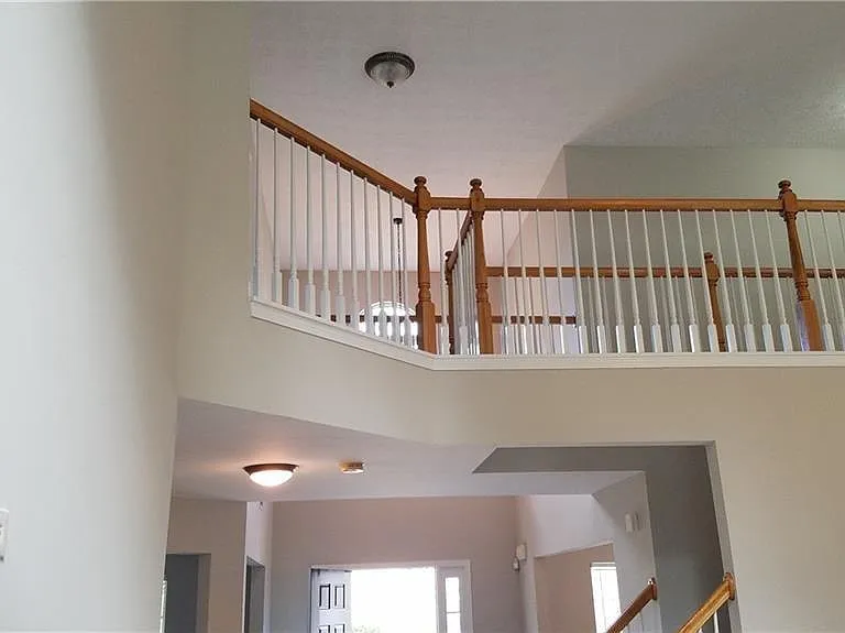 3652 Roxfield Dr — Photo 3