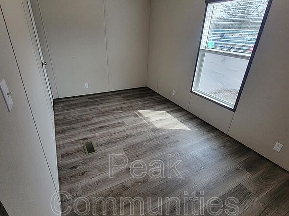 3rd image of 601 James St #12