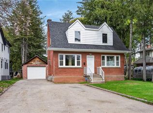 893 Lasalle Park Rd, Burlington, ON L7T 1M6