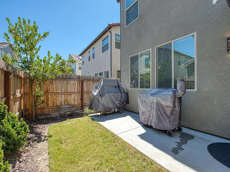 1394 E Via Dorata Way — Photo 7