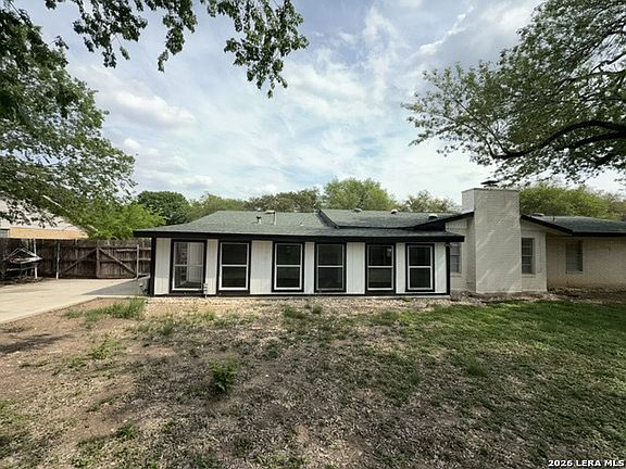 5th image of 202 SHALIMAR DR