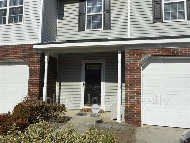 9629 Elizabeth Townes Ln — Photo 2