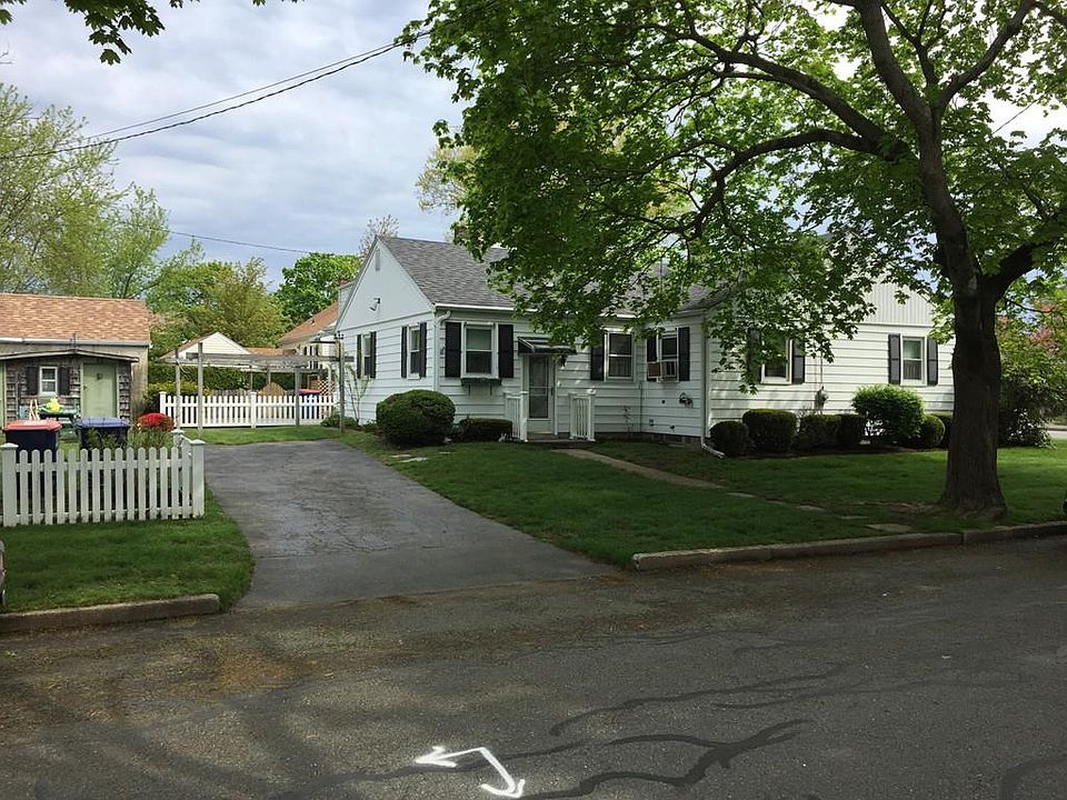 2nd image of 2543 Acushnet Ave