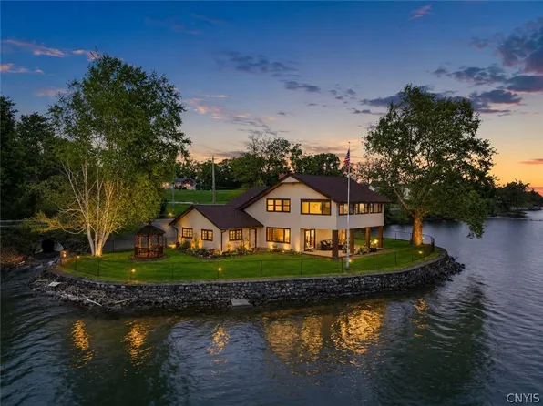 5072 W Lake Rd, Auburn, NY 13021