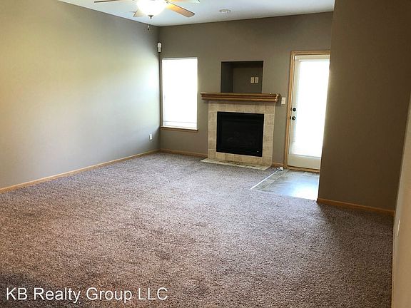 3rd image of 1204 S Kaydeen Ct