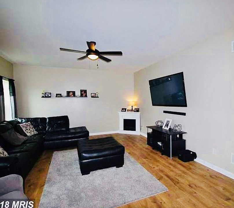2nd image of 18 Paddock Way