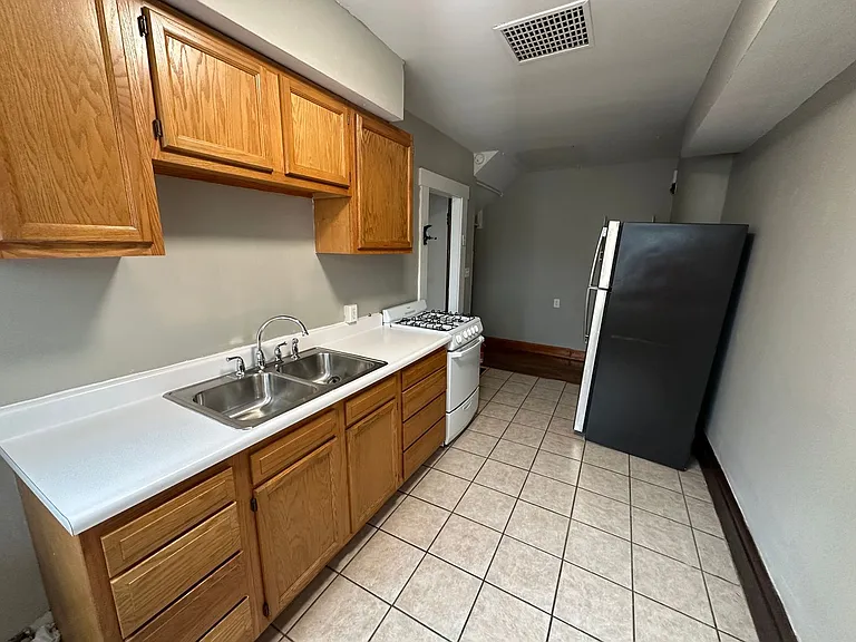 Williams St 2369 MLR — Photo 10