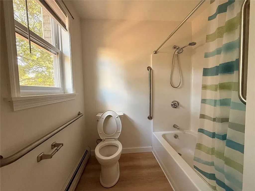 3 bed, 2.0 bath, 1280 sqft, $2,730 — Photo 2