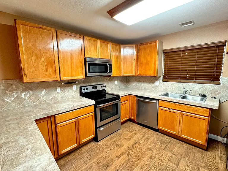 630 E Jensen St #158 — Photo 7