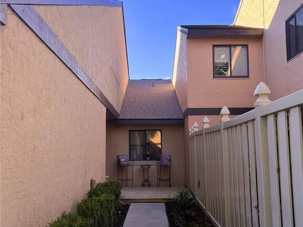 1072 Island Way, Leesburg, FL 34748