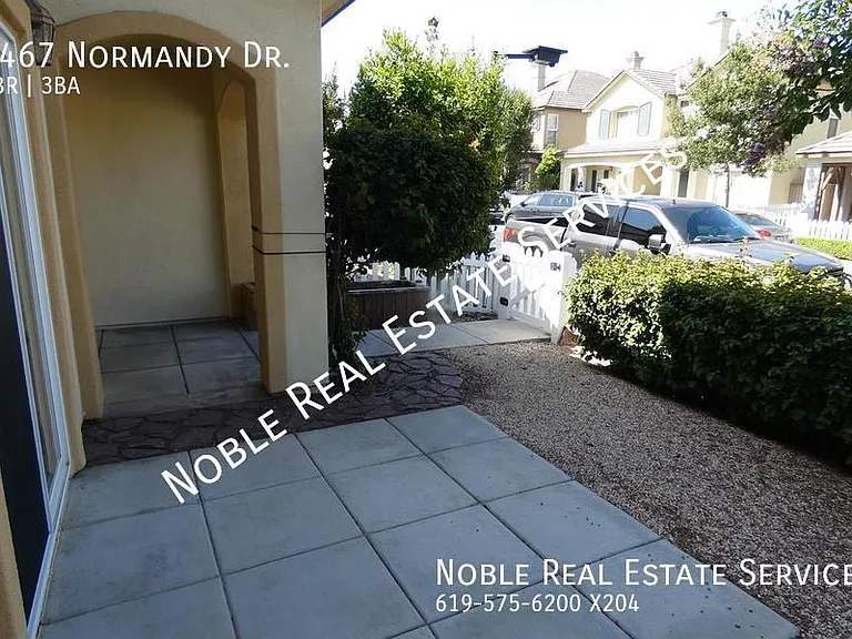 1467 Normandy Dr — Photo 1