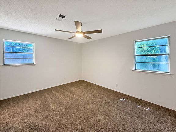 4th image of 305 Deer Creek Rd