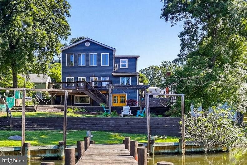 1st image of 601 Riverside Dr