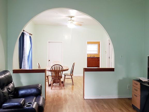 2nd image of 1606 N Elm St