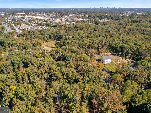 5th image of 11328 Park Dr