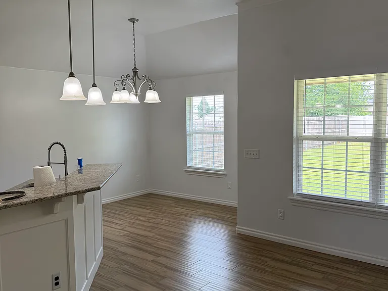 18304 Camborne Ave — Photo 17