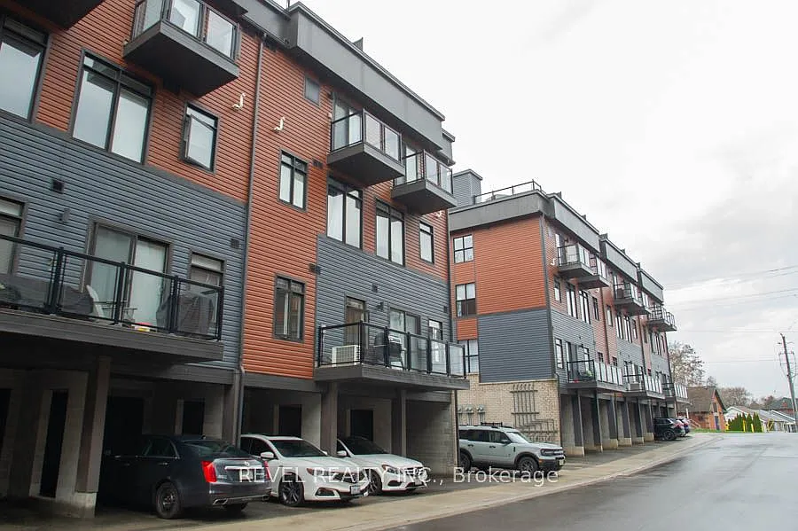 Building Photo - 2 Willow St #11