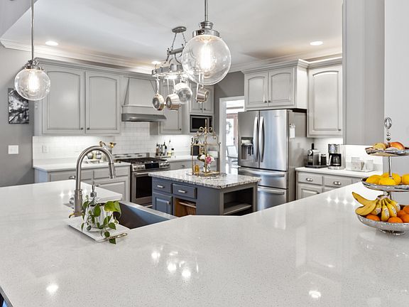 3rd image of 3062 Mountain Pointe Dr NW
