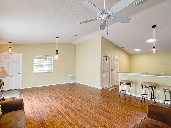 3rd image of 2471 Bayport Pl