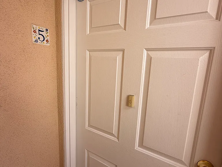 217 S Doheny Dr #5 — Photo 34