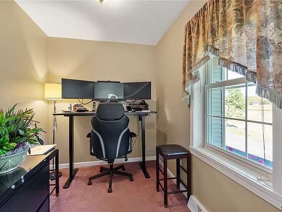 5th image of 8241 Hoyt Rd