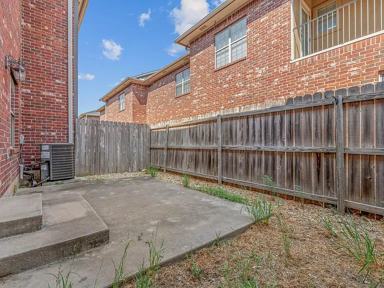 304 Forest Dr — Photo 20