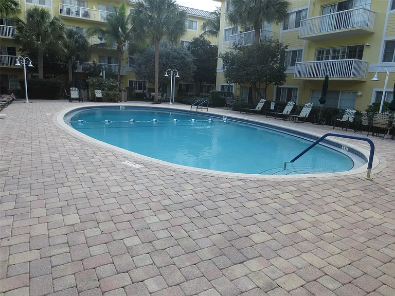 1515 E Broward Blvd #227 — Photo 16