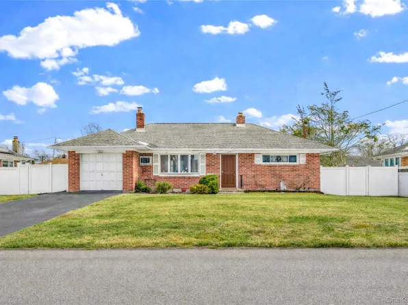1097 Carll Drive, Bay Shore, NY 11706
