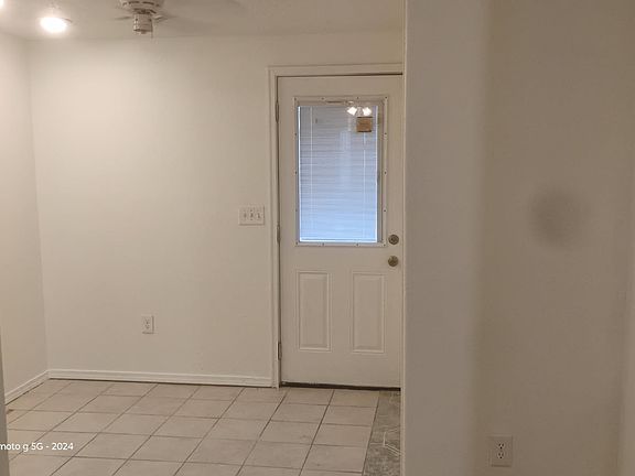 5th image of 8417 Reindeer Ave