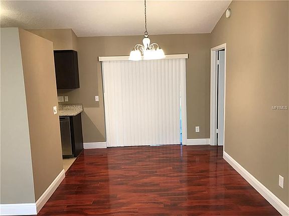 2nd image of 129 W Cedarwood Cir