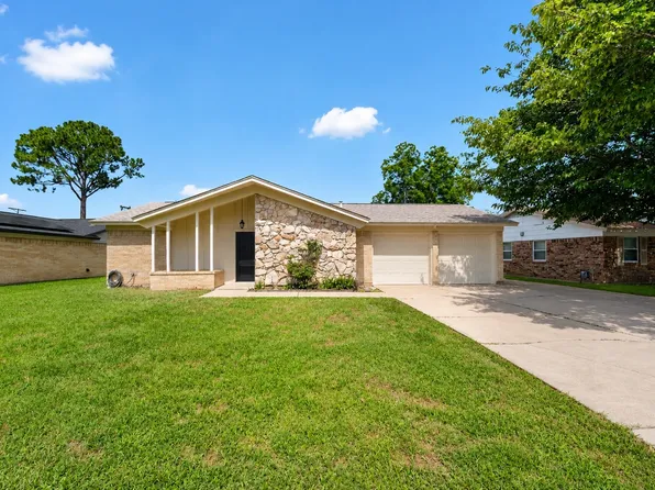 2102 Jeannette Ct, Arlington, TX 76010