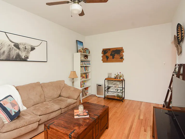 1929 W Crystal St #2A — Photo 7