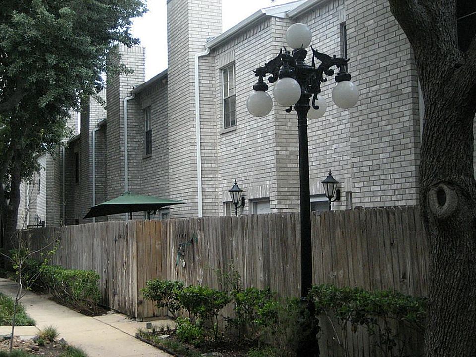 1st image of 17499 Red Oak Dr