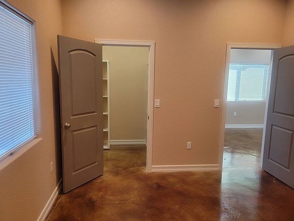 4th image of 2648 Van Winkle Ln #B