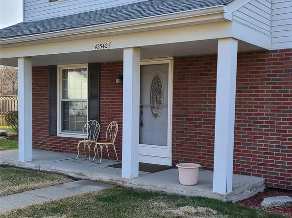 42542 Saratoga Rd #26, Canton, MI 48187