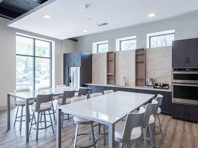 1634 N Franklin Pl #309 — Photo 15