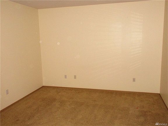 4th image of 5615 71st Ave NE
