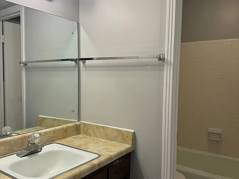 526 Main St #2 — Photo 9