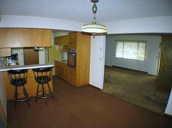 5th image of 101 N Knoxville Way