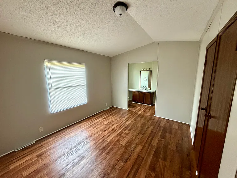 107 Crabapple Ln — Photo 9