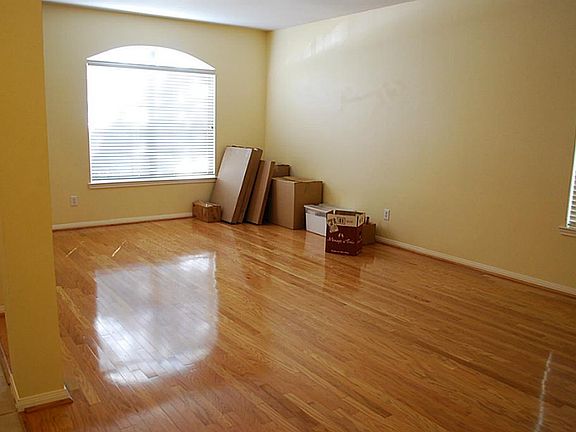 5th image of 5318 Linden Chase Ln