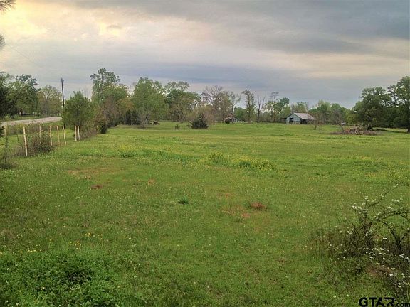 4th image of 2520 Highway 69 S