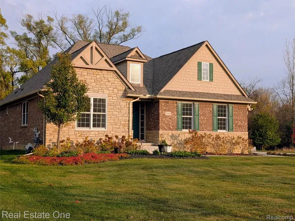 16988 Forest Edge, Northville, MI 48168
