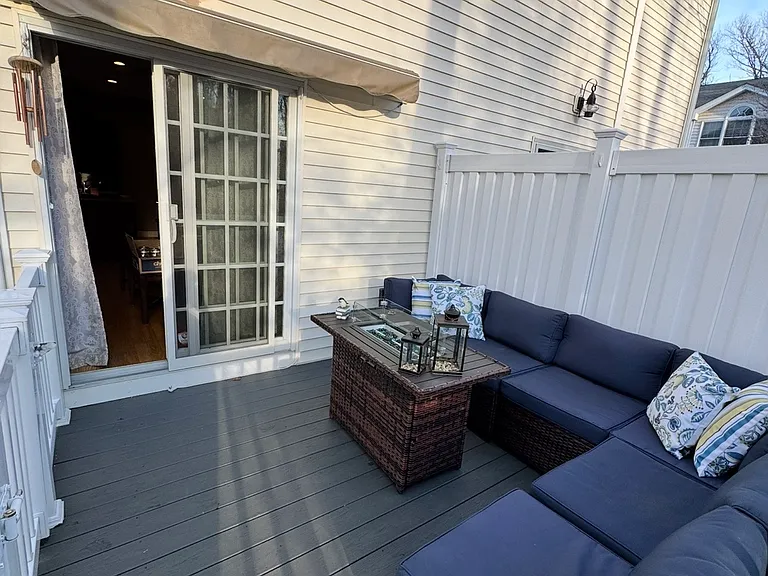 1 Santini St #J — Photo 33